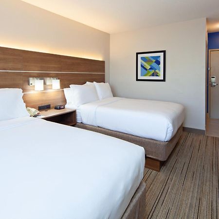 Holiday Inn Express Hotel & Suites San Diego-Escondido By Ihg Exterior photo