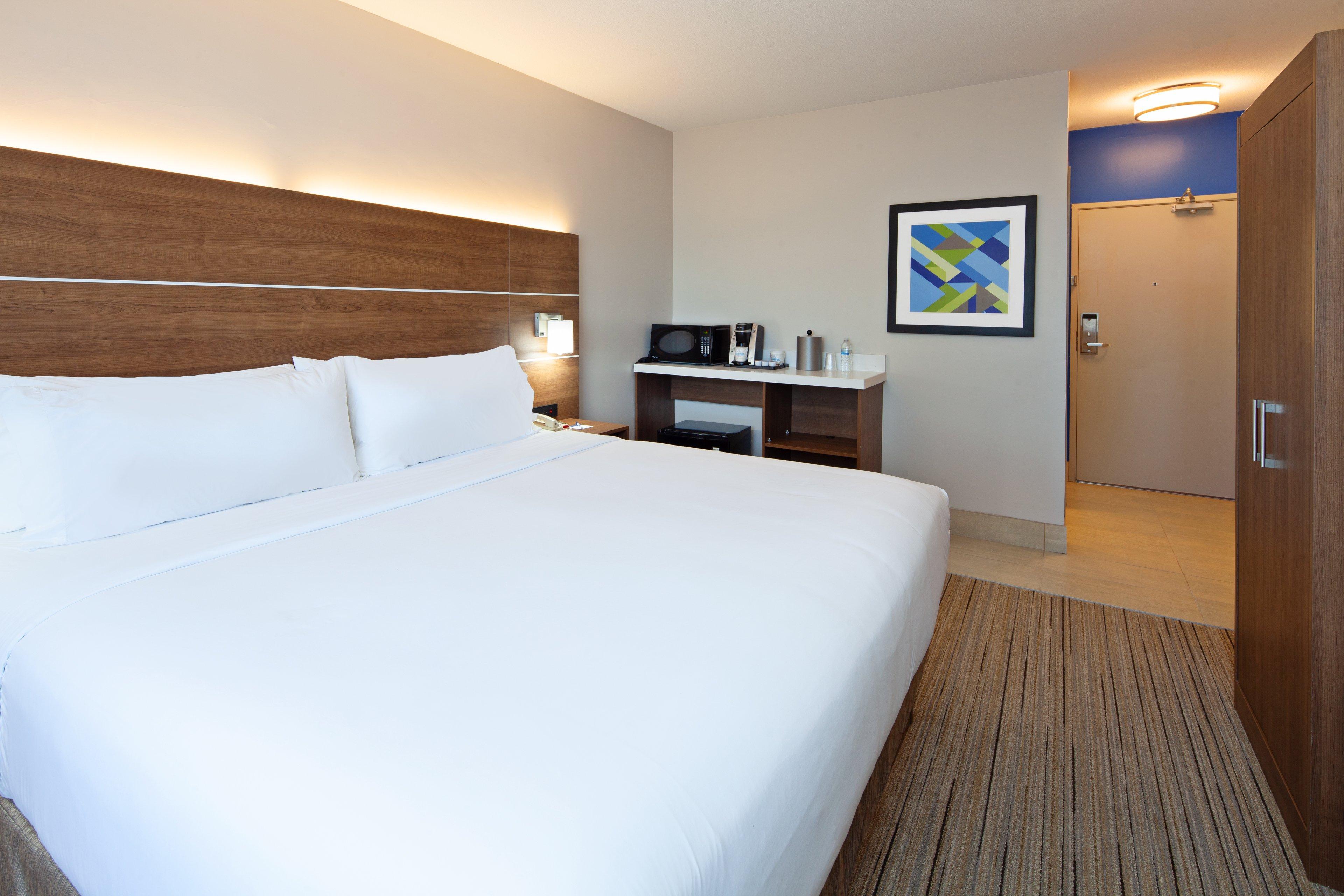 Holiday Inn Express Hotel & Suites San Diego-Escondido By Ihg Exterior photo